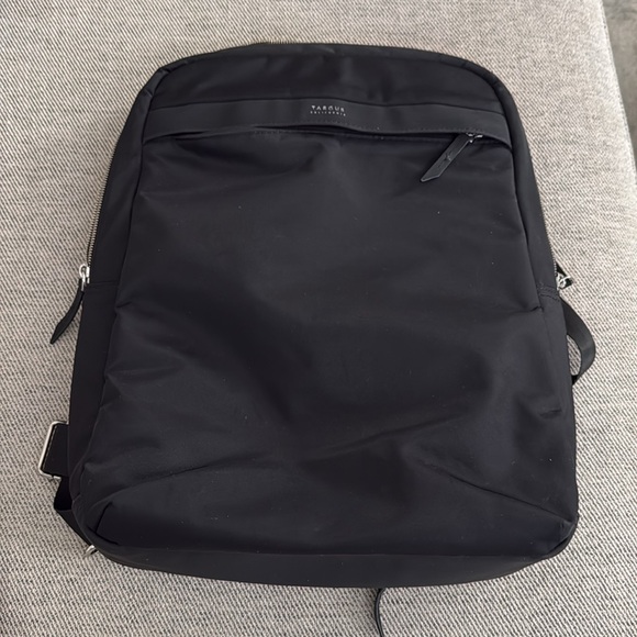 Targus 15" Newport Ultra Slim Backpack Black - Picture 2 of 7